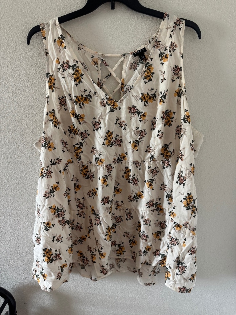 Torrid Top Womens Flower Challis Lace Up Tiered Sleeveless size 4
